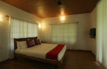 Palmgrove Lake Resort