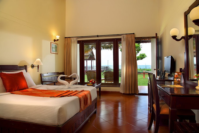 Abad Whispering Palms | Resort in Kumarakom