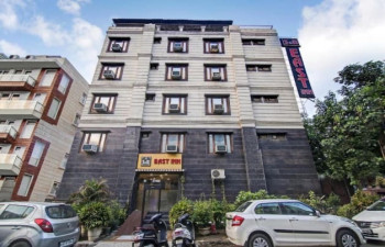 Hotel S & B East Inn