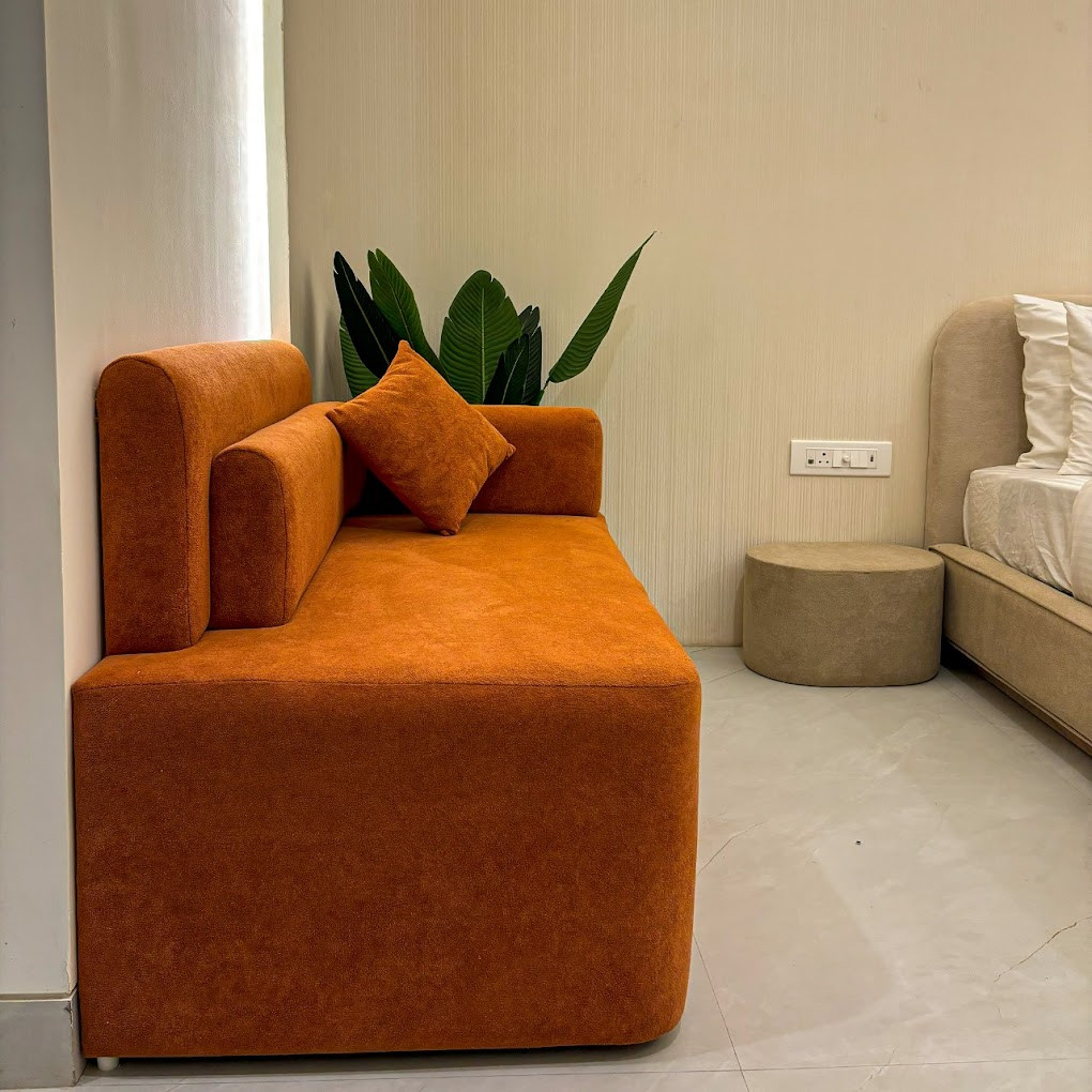 Elinor Hotel