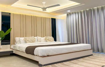 Elinor Hotel
