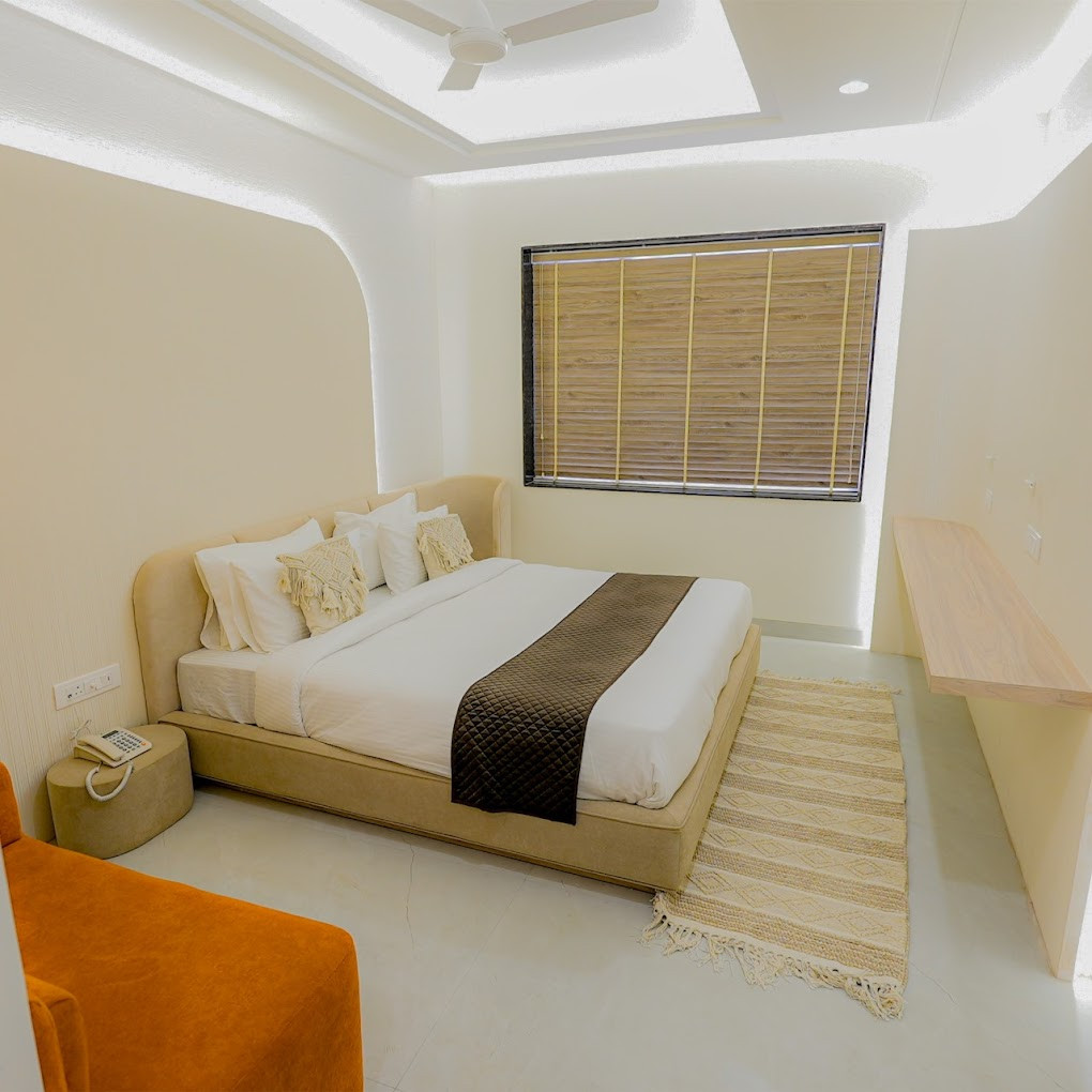 Elinor Hotel