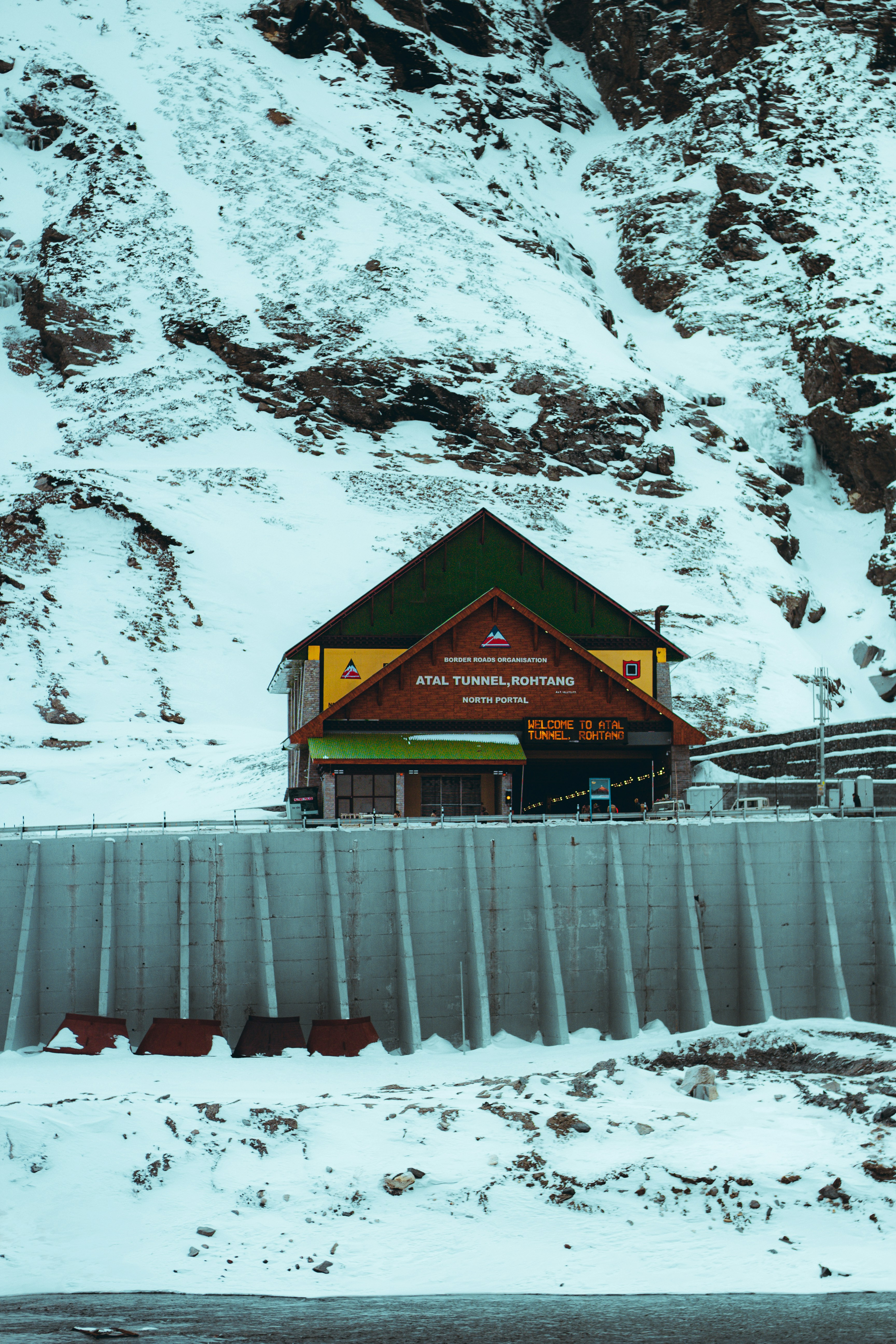 DELHI-MANALI-DELHI VOLVO PACKAGE