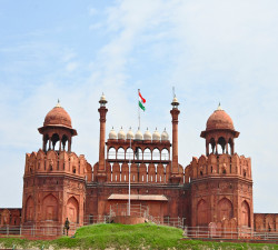 AGRA-DELHI TRAIN PACKAGE